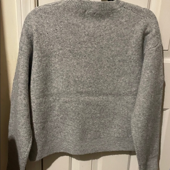 Debut Gray Sweater with Penguin Design - Picture 6 of 6